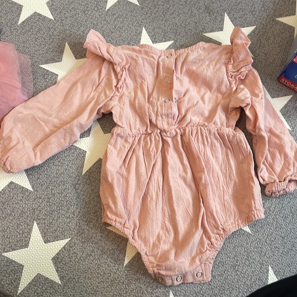 Set of 5 One pinks, white and purple dresses and top sz12-18 months - Picture 15 of 15